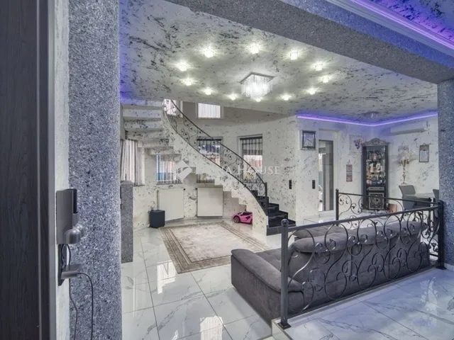 Eladó ház Gyál 194 nm