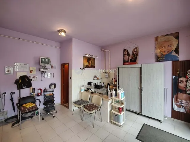 Eladó kereskedelmi és ipari ingatlan Budapest XX. kerület 24 nm