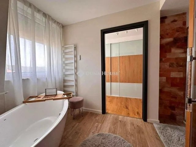 Eladó lakás Budapest XVIII. kerület 117 nm