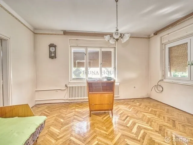 Eladó ház Budapest XVI. kerület 211 nm
