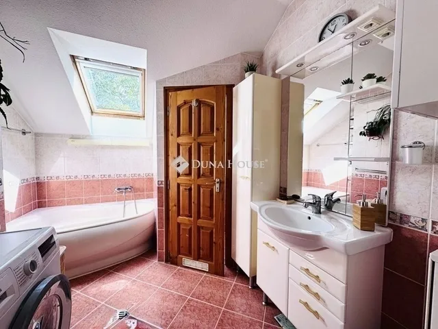 Eladó lakás Budapest XVIII. kerület 90 nm