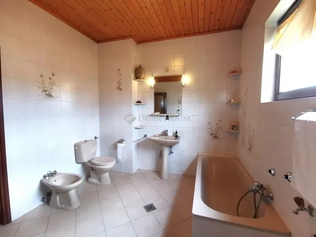 Eladó ház Budapest XVIII. kerület 210 nm