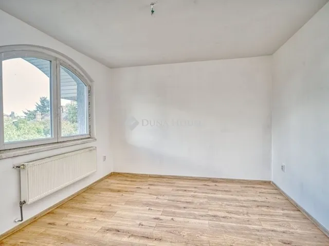 Eladó lakás Budapest XVIII. kerület 305 nm