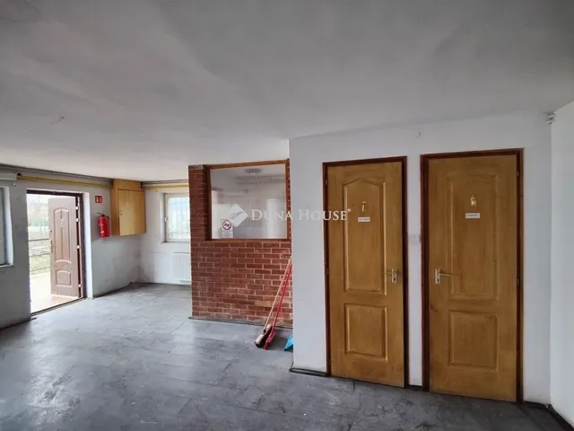 Eladó kereskedelmi és ipari ingatlan Sülysáp 640 nm