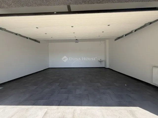 Eladó ház Pécel 142 nm
