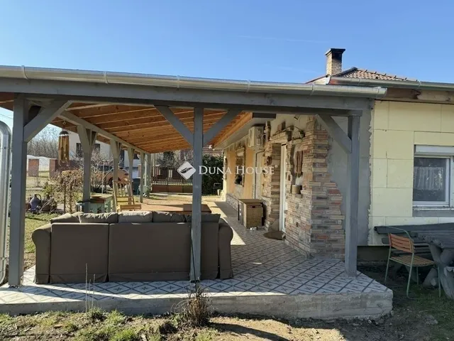 Eladó ház Dánszentmiklós 77 nm