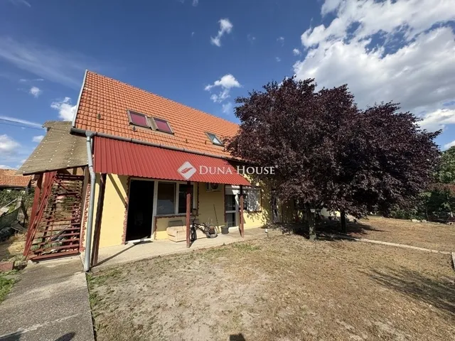 Eladó ház Ócsa 230 nm