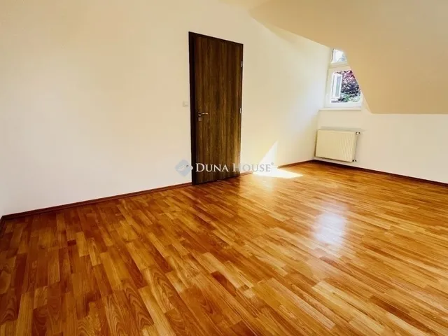 Eladó lakás Üllő 93 nm