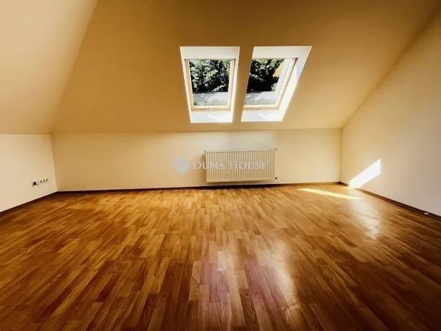 Eladó lakás Üllő 93 nm
