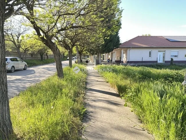 Eladó telek Budapest X. kerület 1084 nm