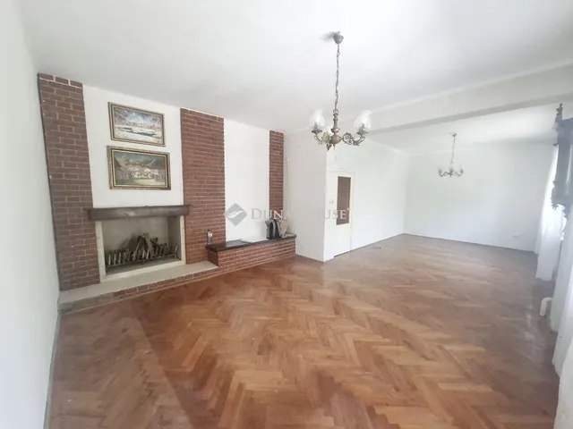 Eladó ház Vác, Lajostelep 190 nm