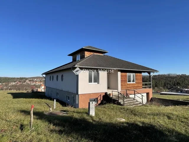 Eladó ház Berkenye 220 nm