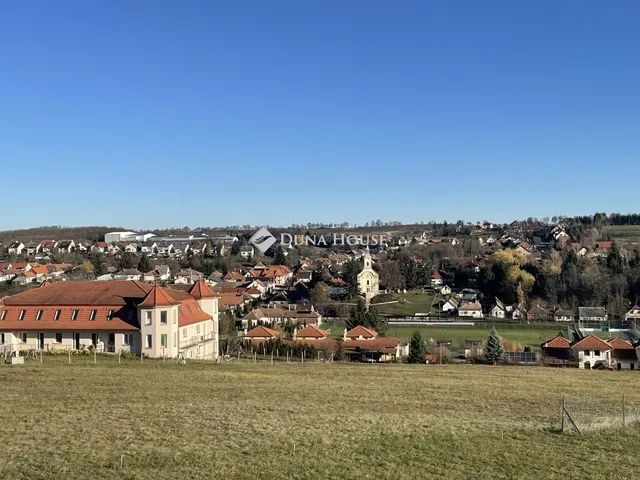 Eladó ház Berkenye 220 nm