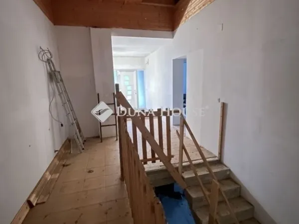 Eladó ház Berkenye 220 nm