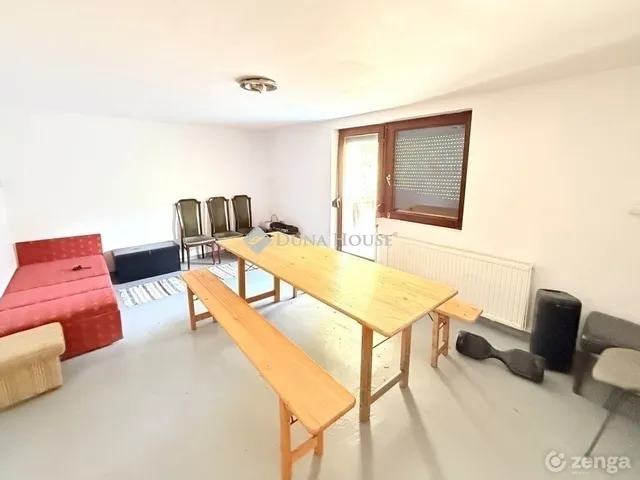 Eladó ház Budapest XVIII. kerület 218 nm