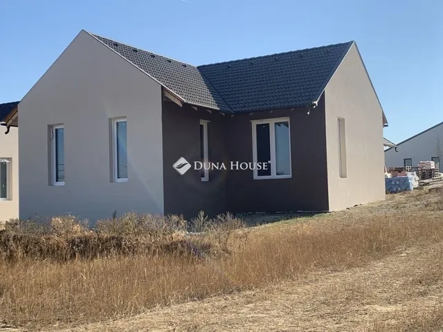 Eladó ház Isaszeg 90 nm
