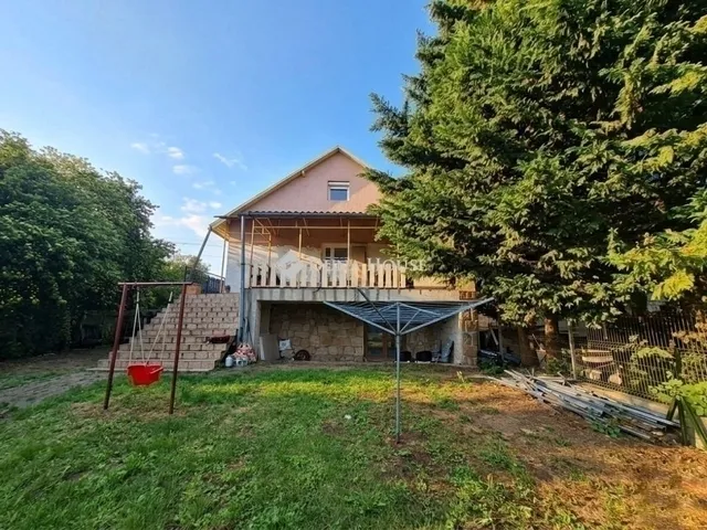 Eladó ház Fót 200 nm