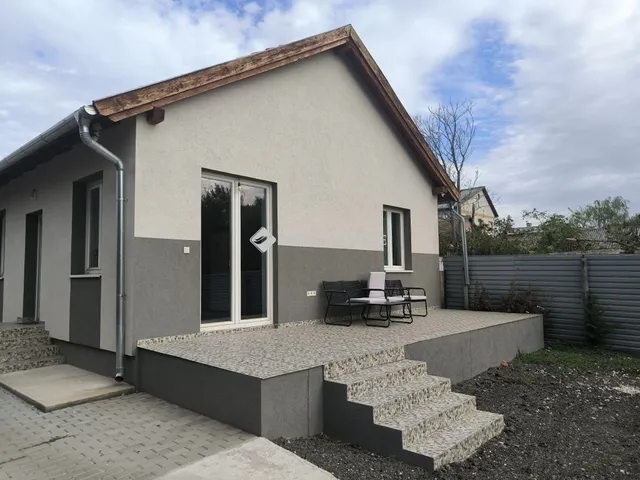 Eladó ház Üllő 207 nm