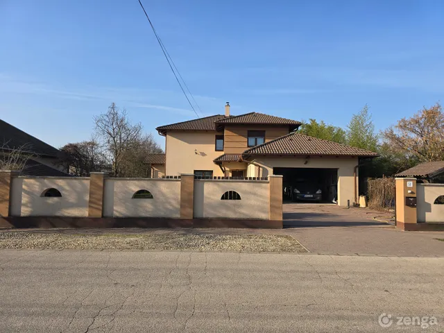 Eladó ház Göd, Felsőgöd 245 nm