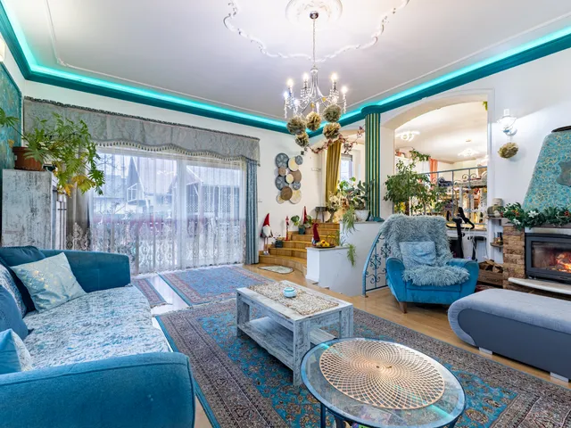 Eladó ház Fót 330 nm