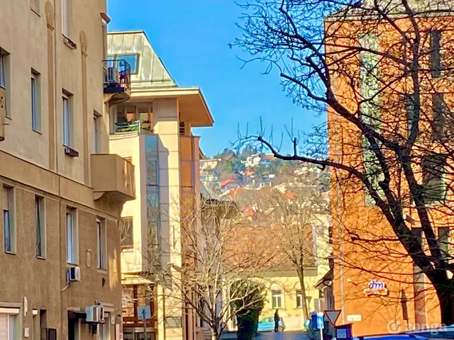 Eladó lakás Budapest II. kerület 71 nm