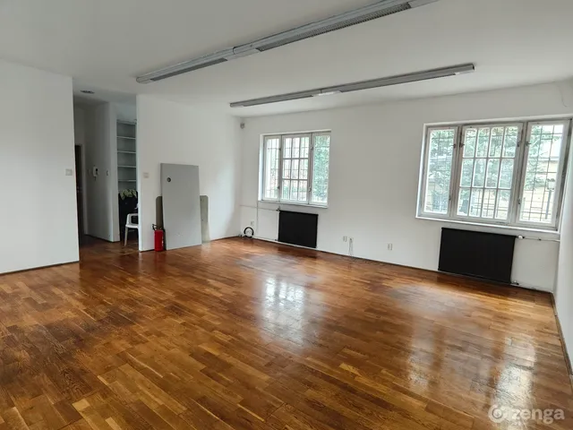 Eladó kereskedelmi és ipari ingatlan Budapest XII. kerület, Szilágyi Erzsébet fasor 24. 49 nm