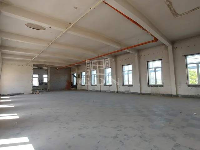 Kiadó kereskedelmi és ipari ingatlan Budapest X. kerület, Újhegy 230 nm