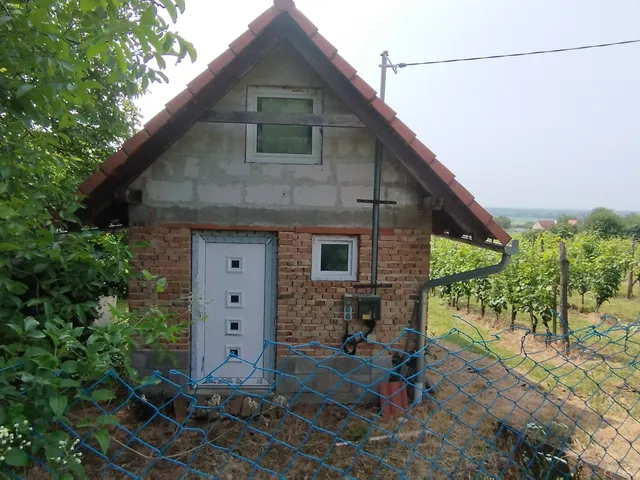 Eladó mezőgazdasági ingatlan Harkány, Fürdőtelep 30 nm