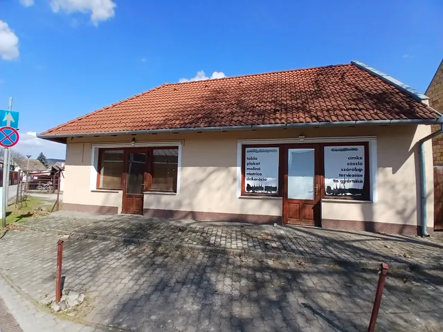 Eladó kereskedelmi és ipari ingatlan Siklós 567 nm