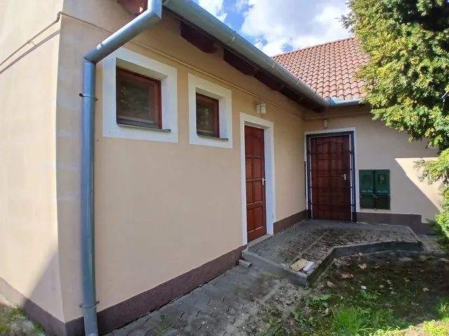 Eladó kereskedelmi és ipari ingatlan Siklós 567 nm