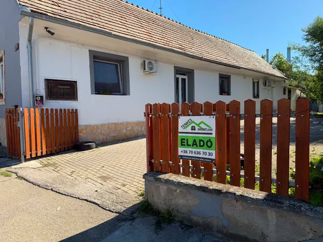 Eladó ház Újpetre 100 nm