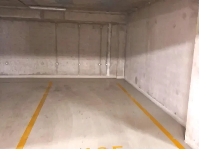 Eladó garázs Budapest XIII. kerület, Vizafogó 15 nm