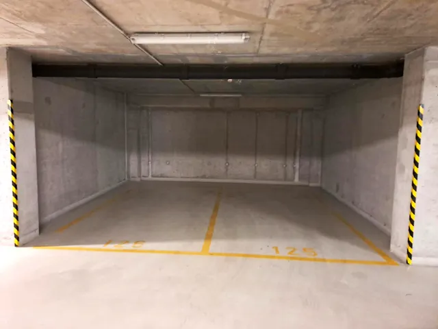 Eladó garázs Budapest XIII. kerület, Vizafogó 12 nm