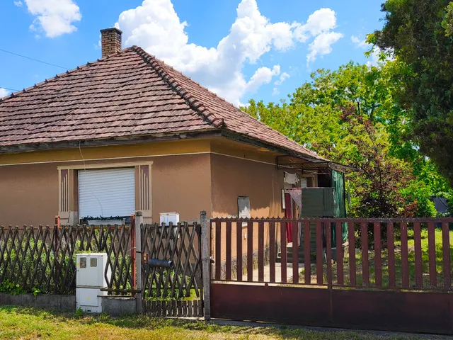 Eladó ház Dánszentmiklós, Köztársaság utca 31 73 nm