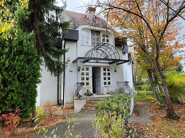 Eladó ház Budapest III. kerület, Csillaghegy, Család utca 214 nm