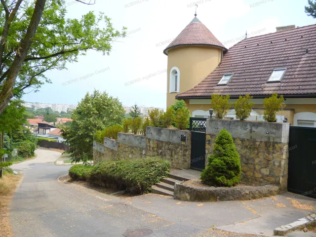 Eladó ház Budapest III. kerület 400 nm