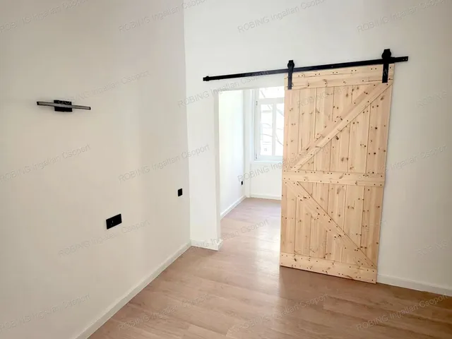 Eladó lakás Budapest VI. kerület, Székely Bertalan utca 32 nm