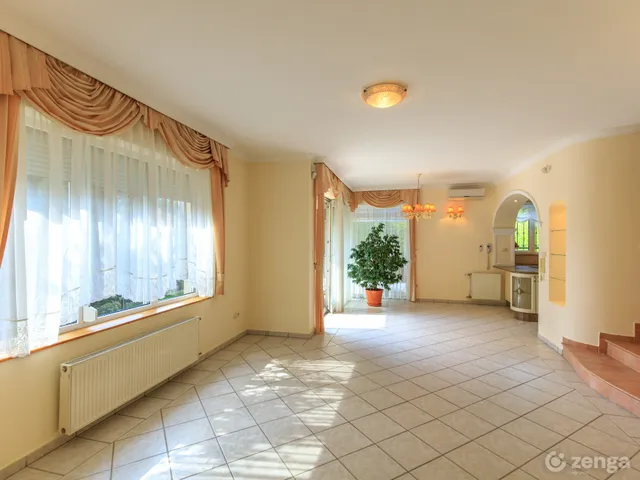 Eladó ház Budapest XVI. kerület, Kisszentmihály, Petőfi 220 nm