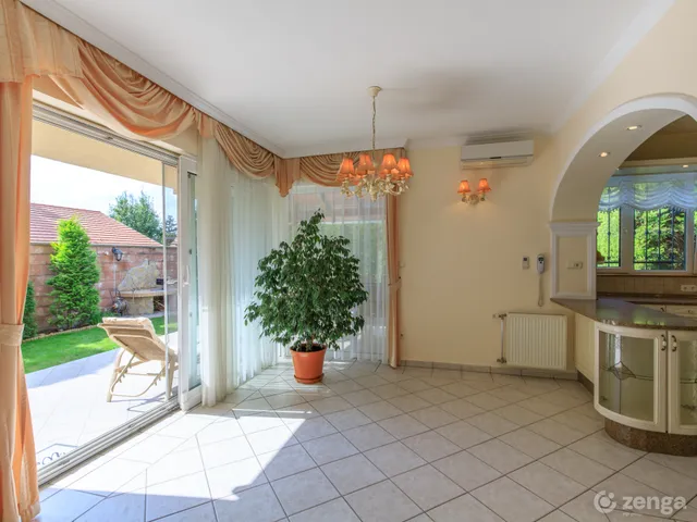 Eladó ház Budapest XVI. kerület, Kisszentmihály, Petőfi 220 nm