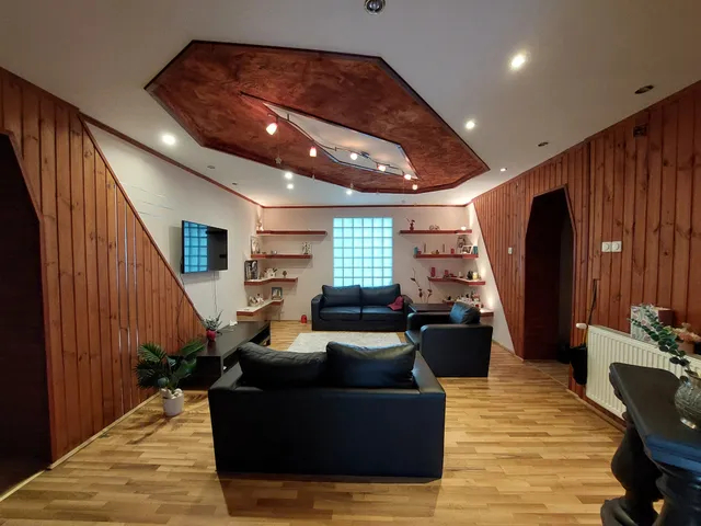 Eladó ház Szeged, Szőreg 248 nm