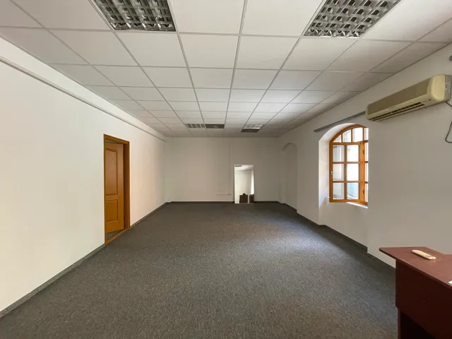 Eladó kereskedelmi és ipari ingatlan Szeged, Belváros, Jósika utca 112 nm