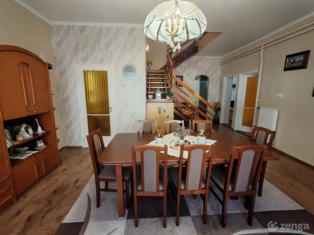 Eladó ház Szeged, Petőfitelep, Seres János utca 174 nm