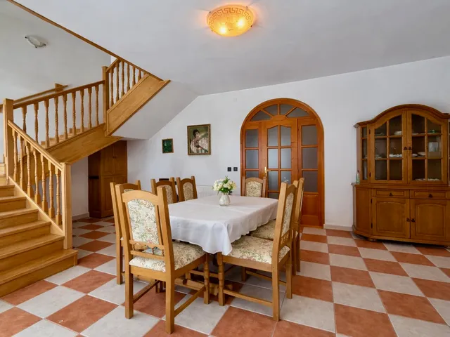 Eladó ház Enying 200 nm