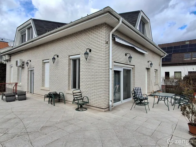 Kiadó ház Budapest XVI. kerület, Árpádföld 260 nm