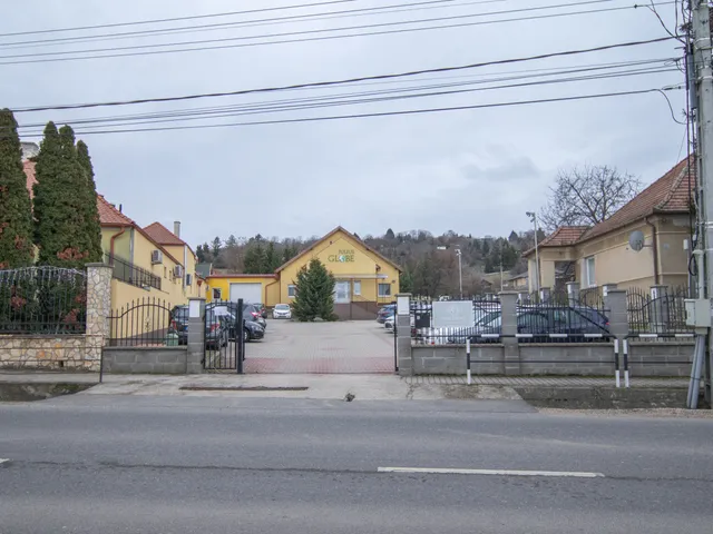 Eladó kereskedelmi és ipari ingatlan Győrújbarát 1650 nm