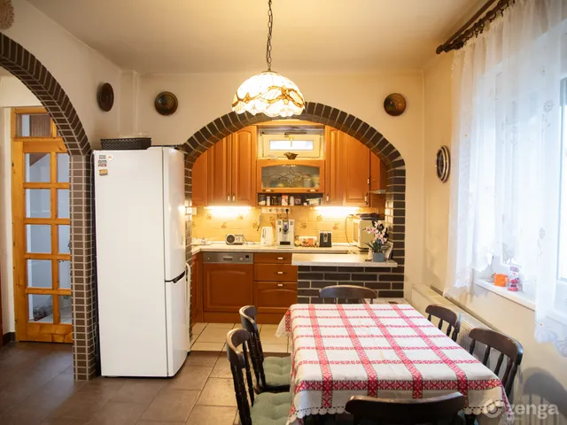 Eladó lakás Székesfehérvár, Íróutcák 82 nm