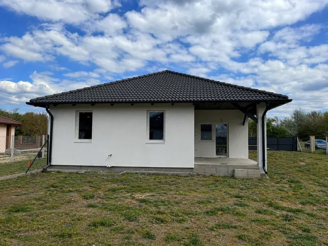 Eladó ház Kiskunlacháza 100 nm