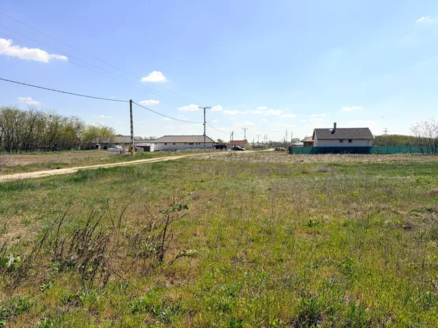 Eladó telek Szigetcsép 1350 nm