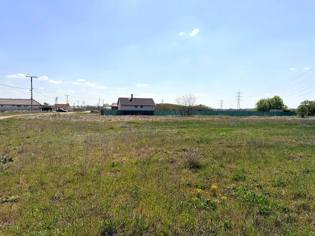 Eladó telek Szigetcsép 1350 nm