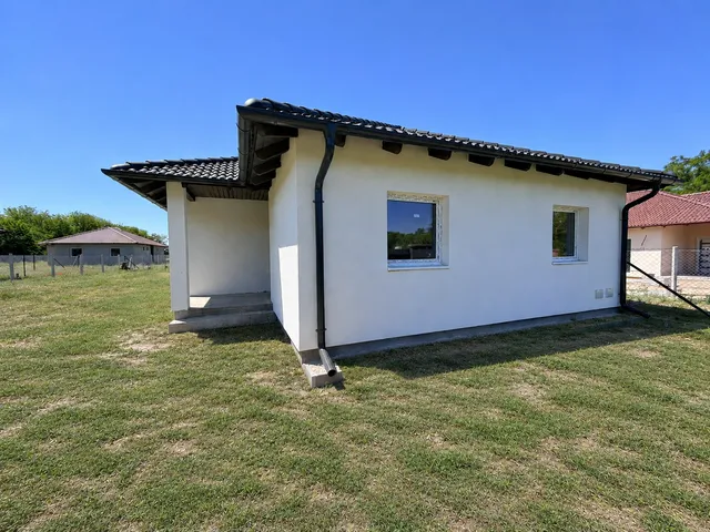 Eladó ház Kiskunlacháza 100 nm
